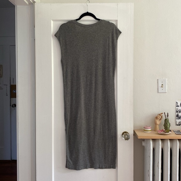Aritzia | Grey Stretchy Jersey Dress S - Picture 4 of 7